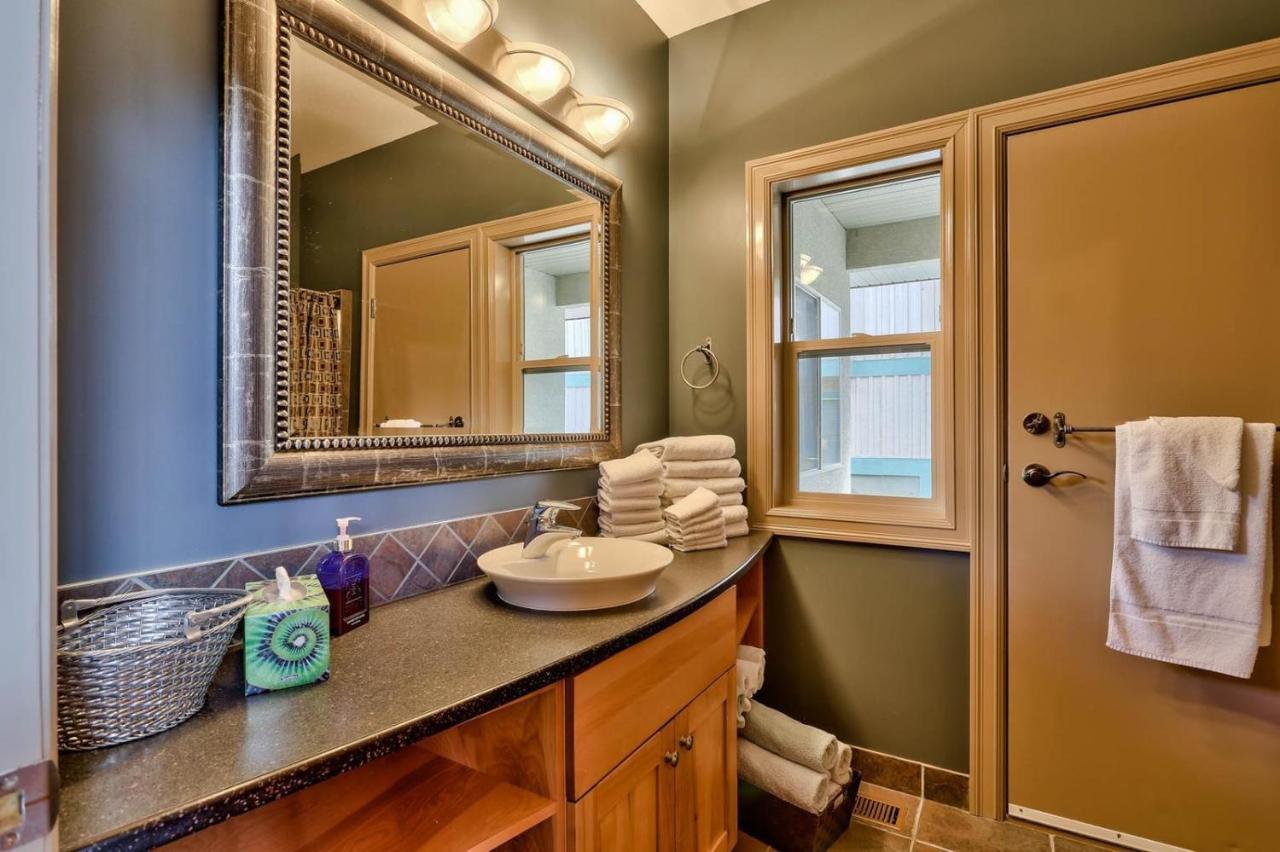 Soleil Chalet By Bear Country Sun Peaks Luaran gambar