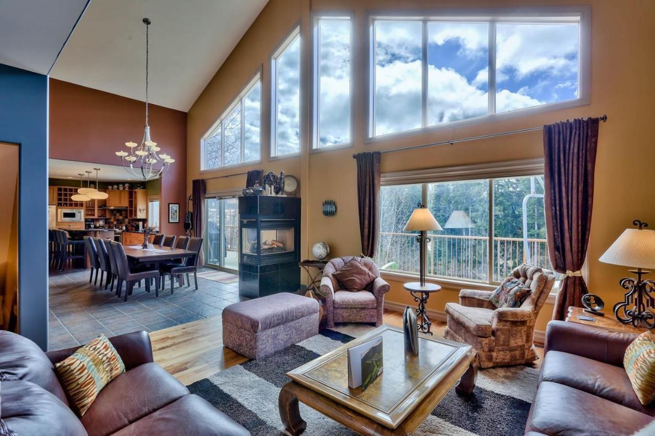 Soleil Chalet By Bear Country Sun Peaks Bilik gambar