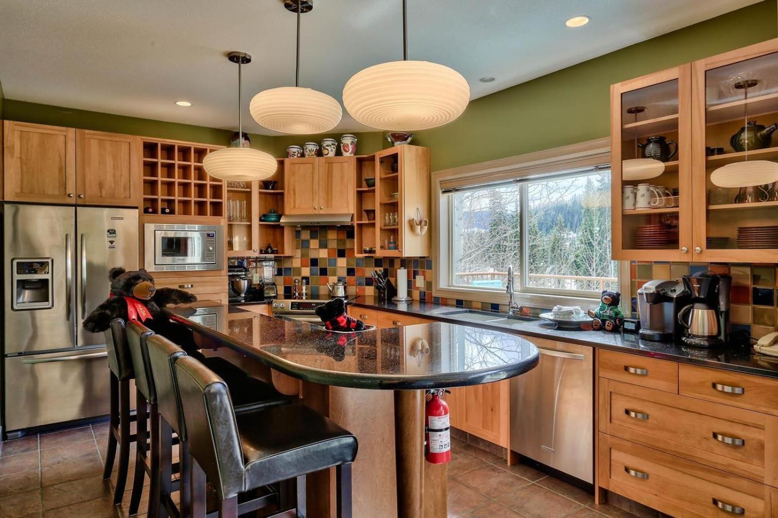 Soleil Chalet By Bear Country Sun Peaks Bilik gambar