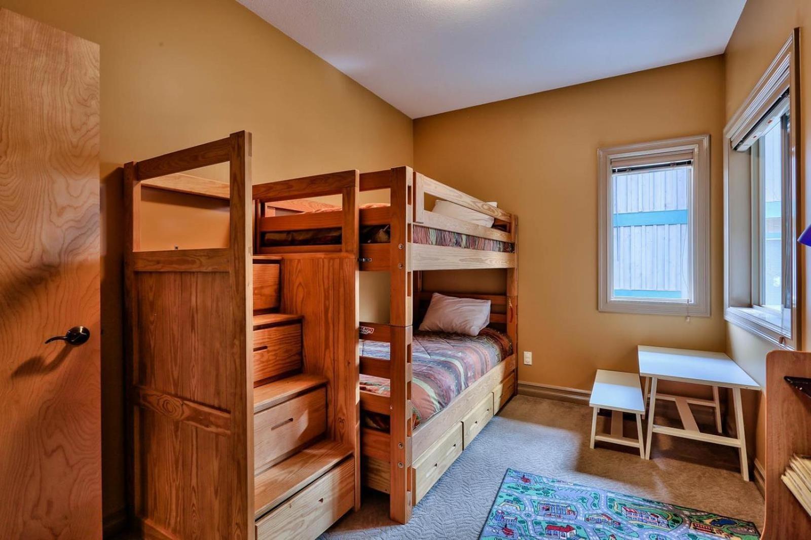 Soleil Chalet By Bear Country Sun Peaks Bilik gambar