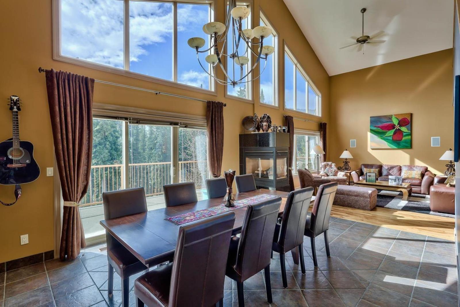 Soleil Chalet By Bear Country Sun Peaks Bilik gambar